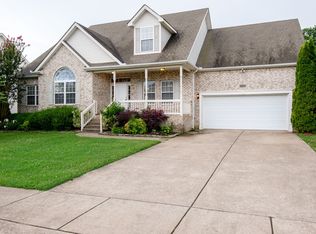 1245 Chapmans Retreat Dr, Spring Hill, TN 37174