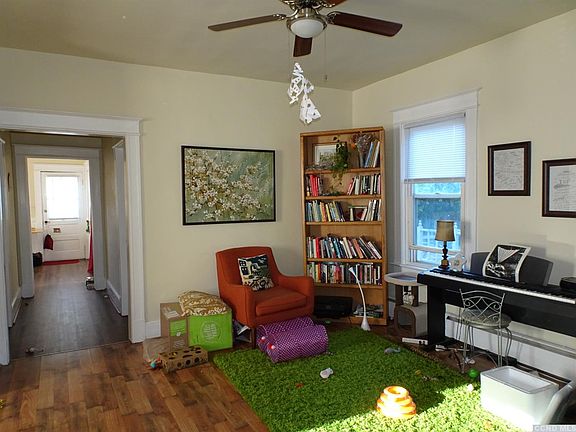 4th image of 102 Green St