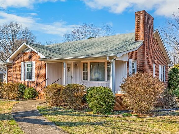 2nd image of 827 Dodson Mill Rd