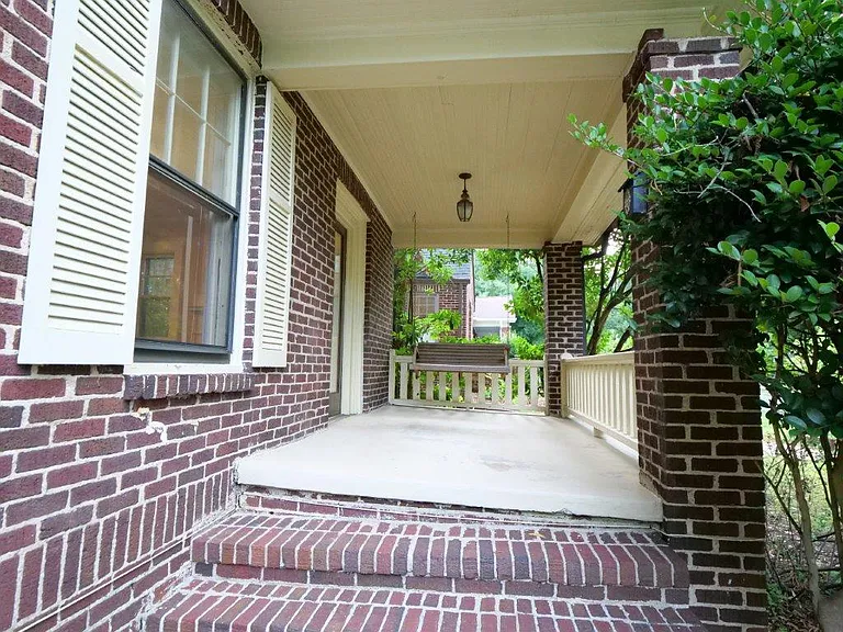 1110 E Worthington Ave — Photo 2