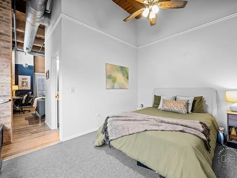 1500 W Monroe St #409 — Photo 11