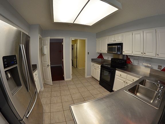 4th image of 3811 Cabildo Place Ave