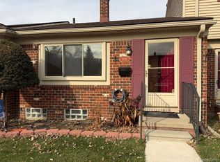 9731 Cornell St, Taylor, MI 48180