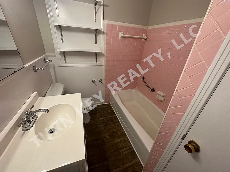 1218 Colonial Ave — Photo 6
