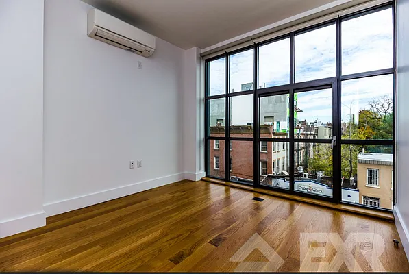 Rented by EXR | media 33