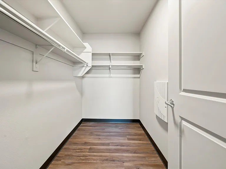Lynne Village Apartments — Photo 46