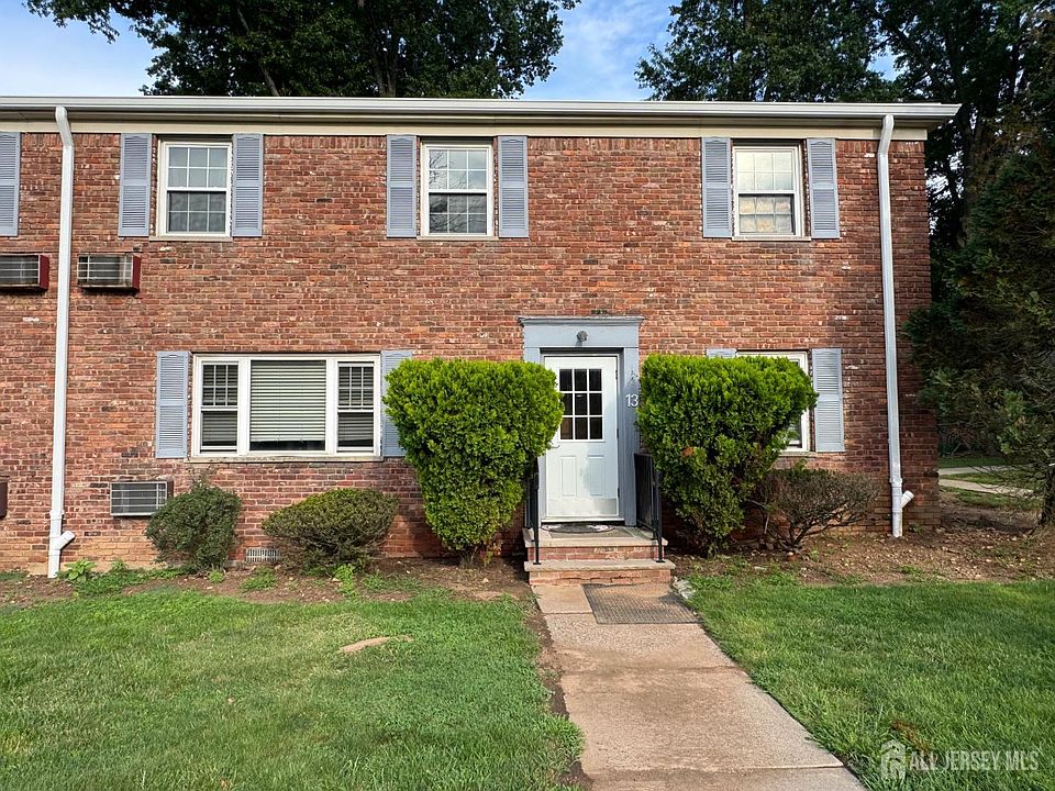 1st image of 13 Wedgewood Dr APT 87