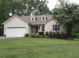 135 Pinta Ct, Thomasville, NC 27360