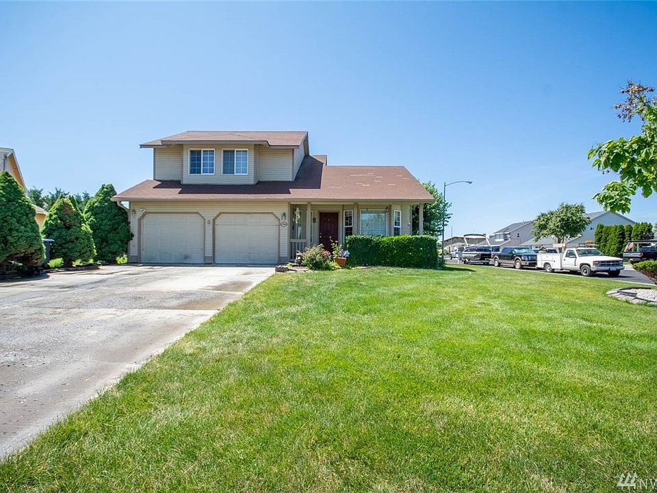 1st image of 1355 E Oasis Cir