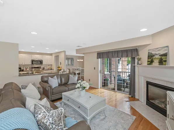 7 Conant Rd APT 66, Winchester, MA 01890