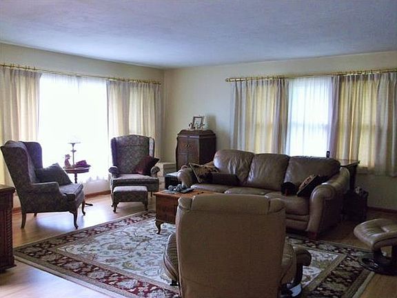 5th image of 1527 Ottawa St