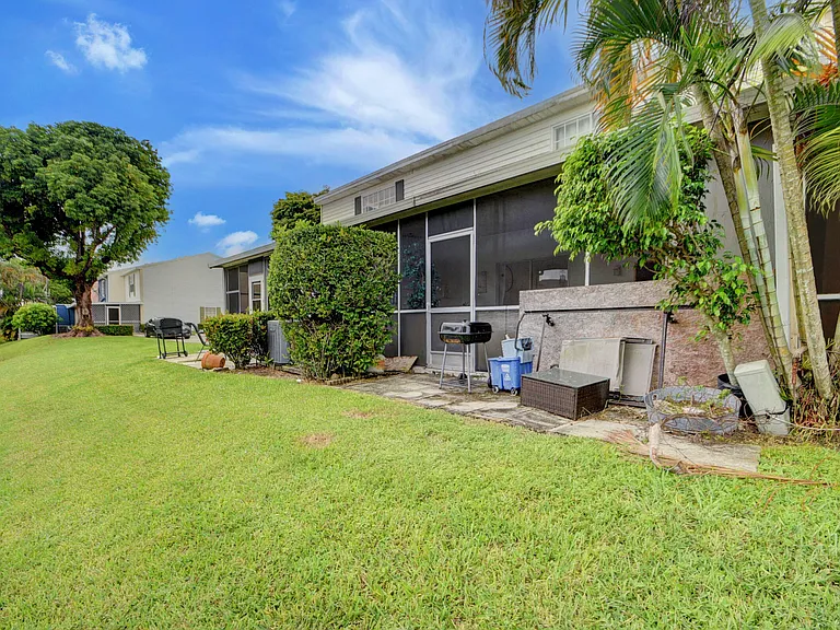 11862 Brier Patch Ct E — Photo 37