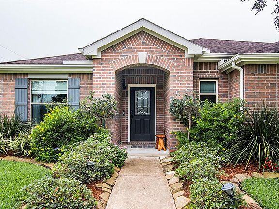 2nd image of 1988 Leisure Ln