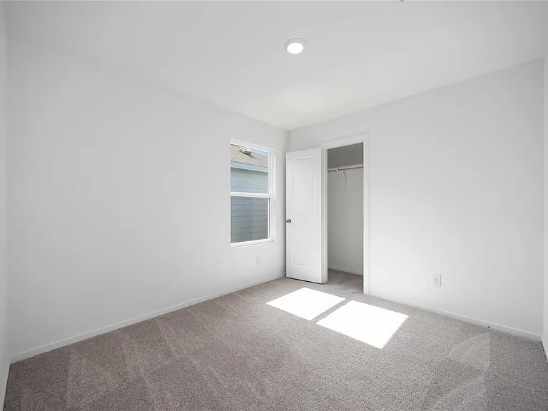 385 Lucia Way — Photo 14