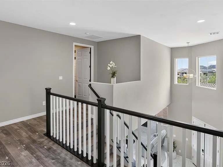 320 Highspring St — Photo 27