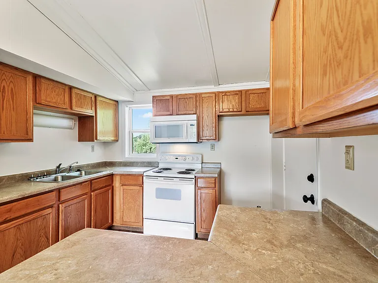 512 S Main St #3 — Photo 5