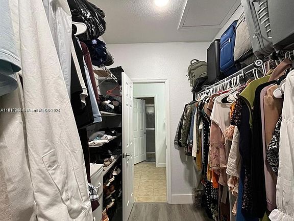 5th image of 2520 SW 14th Ave