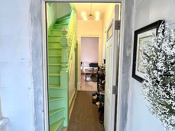 Front entrance to upper and lower units.