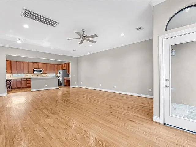 2505 Dallas St — Photo 5