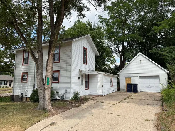 302 Glen St, Janesville, WI 53545