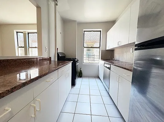 Rented by Bohemia Realty Group | media 10