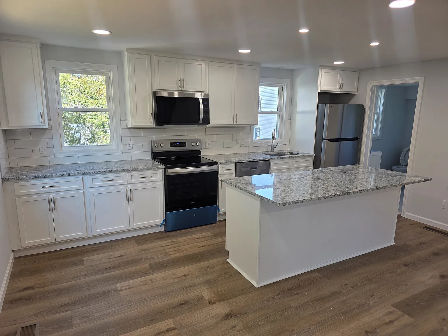 138 Golden Hill St — Photo 2