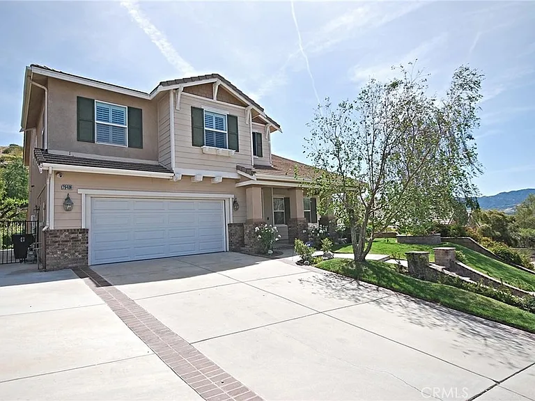 28406 Falcon Crest Dr — Photo 1