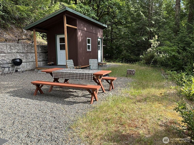 2nd image of 331 NE Capstan Rock Road