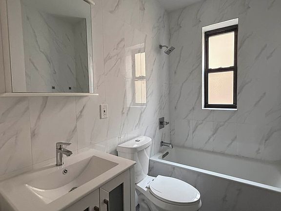 5th image of 630 Rugby Rd #21