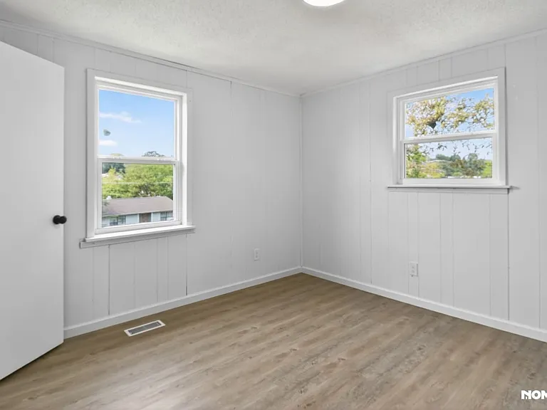 717 Howard St — Photo 22