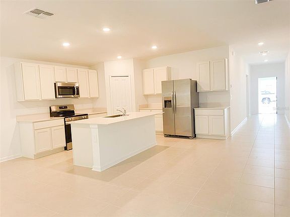 4th image of 4802 Katrina Dr