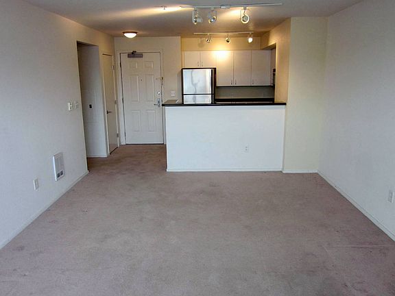 3rd image of 8100 Oceanview Ter APT 401