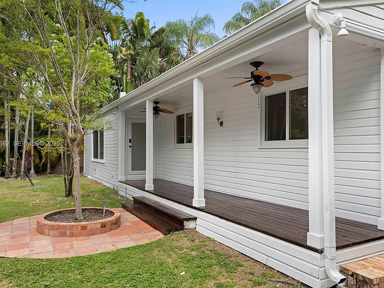 3945 Loquat Ave — Photo 41