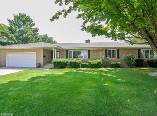 304 E Paw Paw St, Three Oaks, MI 49128