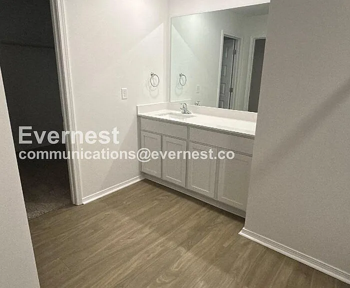108 E Sunbelt Ct — Photo 6