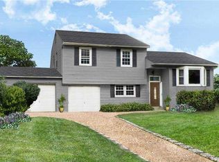 309 Glenwood Ln, Port Jefferson, NY 11777