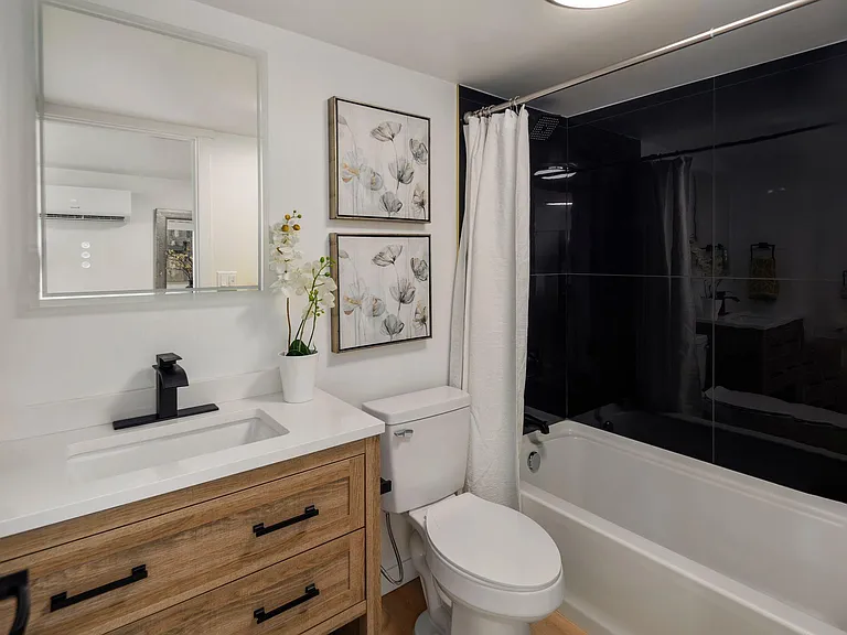 1624 Hoyt Ave #B — Photo 9
