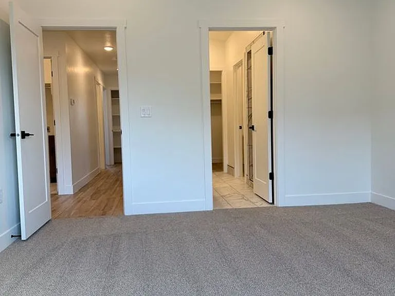 2019 W 250 S — Photo 23