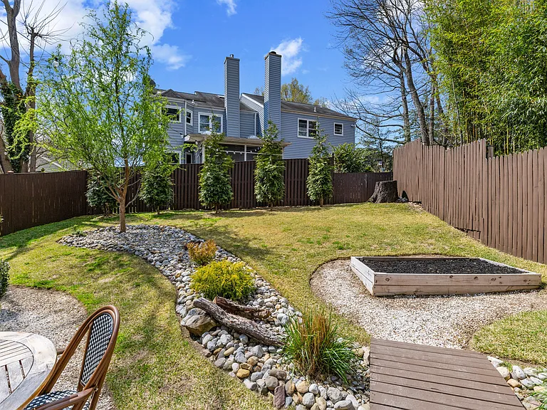 704 Ticonderoga Ave — Photo 40