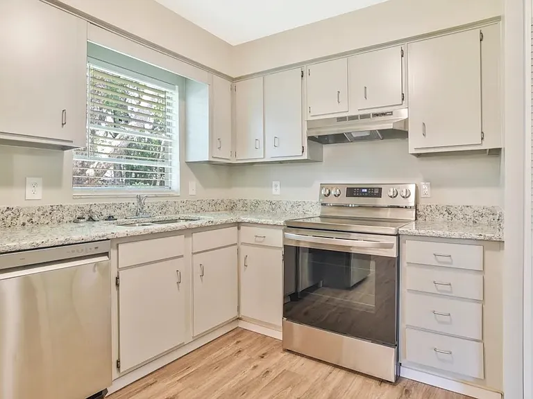 2312 Dunbury Ct — Photo 8