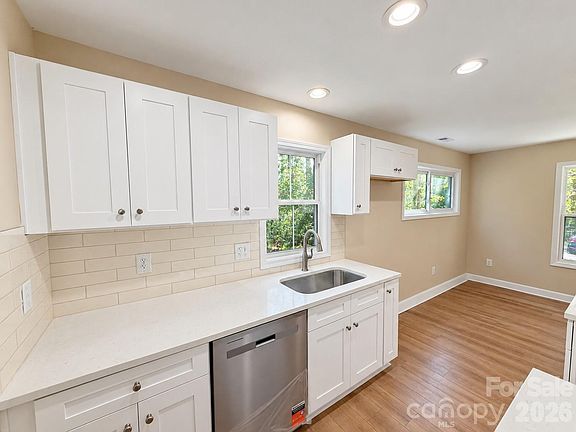 5th image of 146 Hillcrest Rd #1201