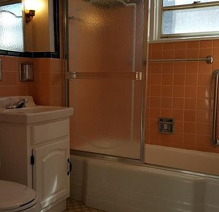 2nd image of 1105 Sheffield Ave