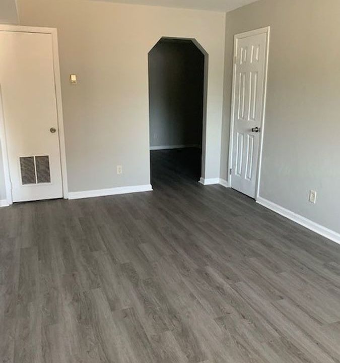1st image of 8426 Tidewater Dr Unit 1
