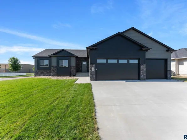 6709 E 37th St, Sioux Falls, SD 57110