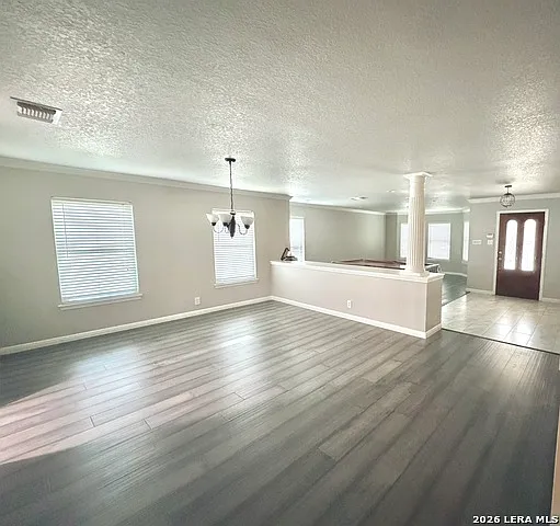 4 bed, 2.5 bath, 3487 sqft, $2,600 — Photo 2