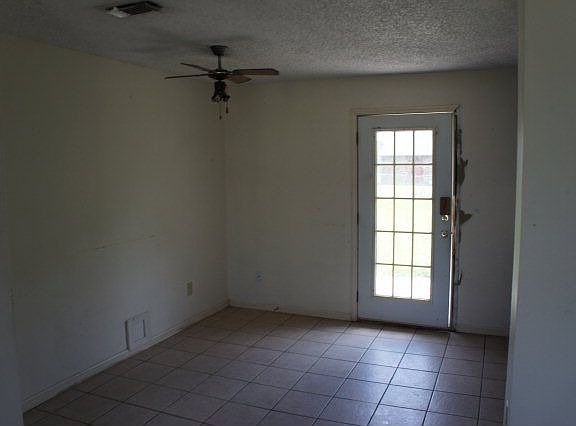 5th image of 3610 Thomas Dr