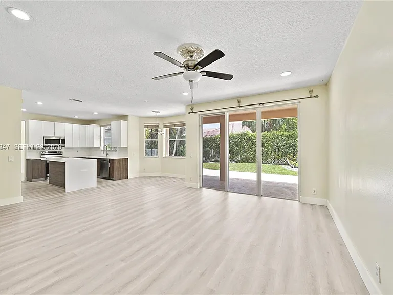 4312 Laurel Ridge Cir — Photo 13