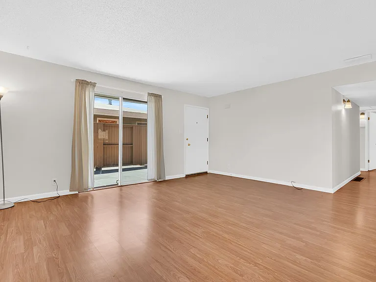 945 Kearney St #12 — Photo 10