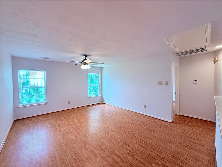 13407 Carruth Ln — Photo 14