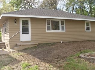 7480 Southview Dr, Des Moines, IA 50315